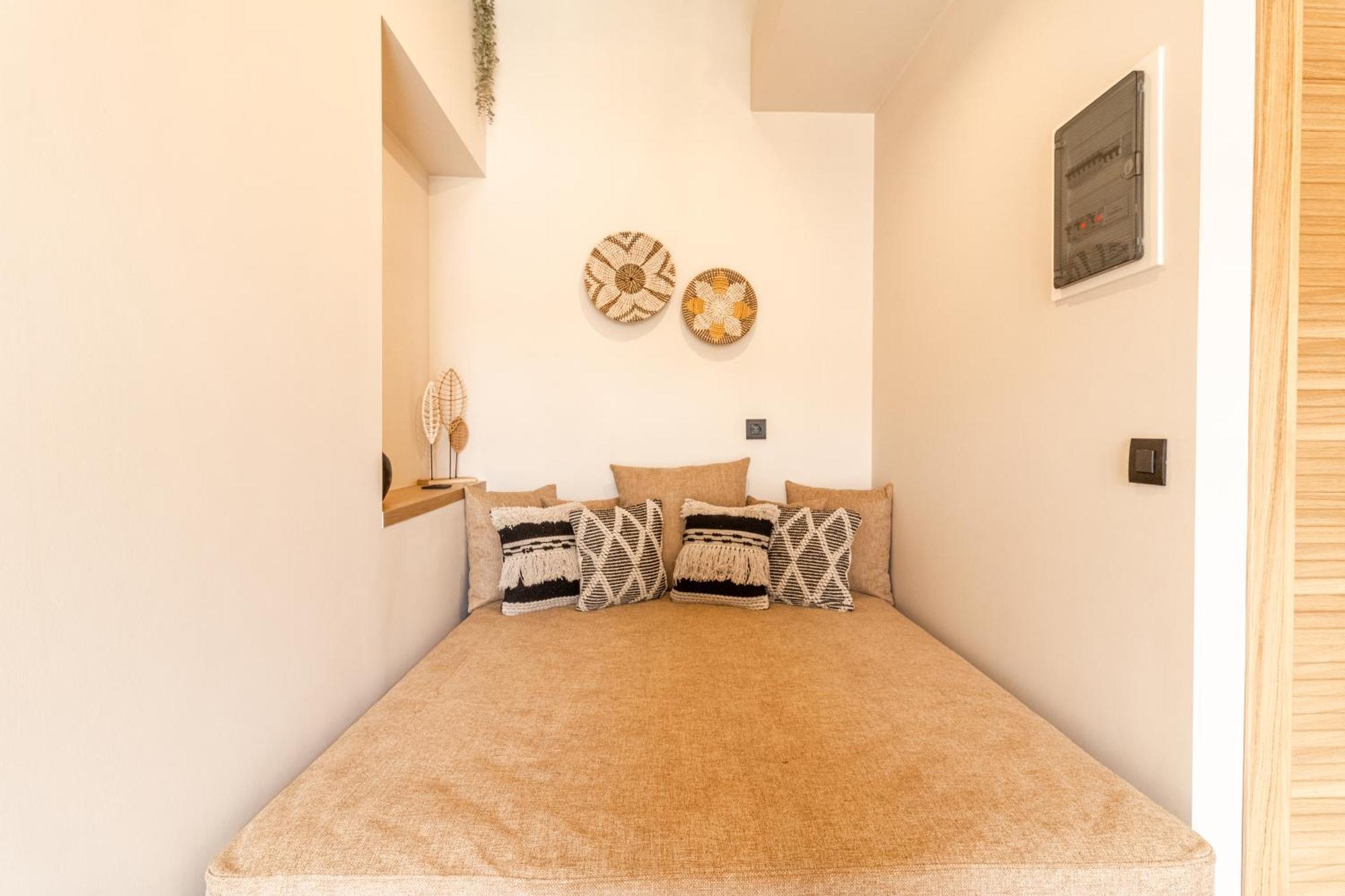 Adorno Private Suites Only Adults & Kids 12 Plus Vrasná Eksteriør bilde